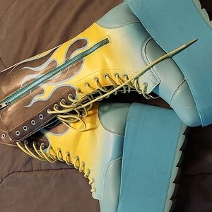 YRU Size 10 Women's Platform Boots.
